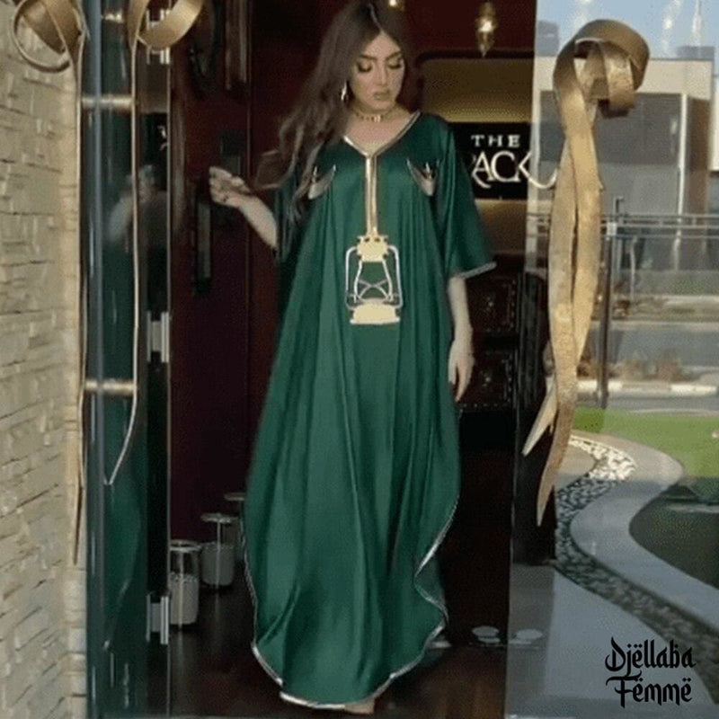 Djellaba Femme marocaine verte à motifs or