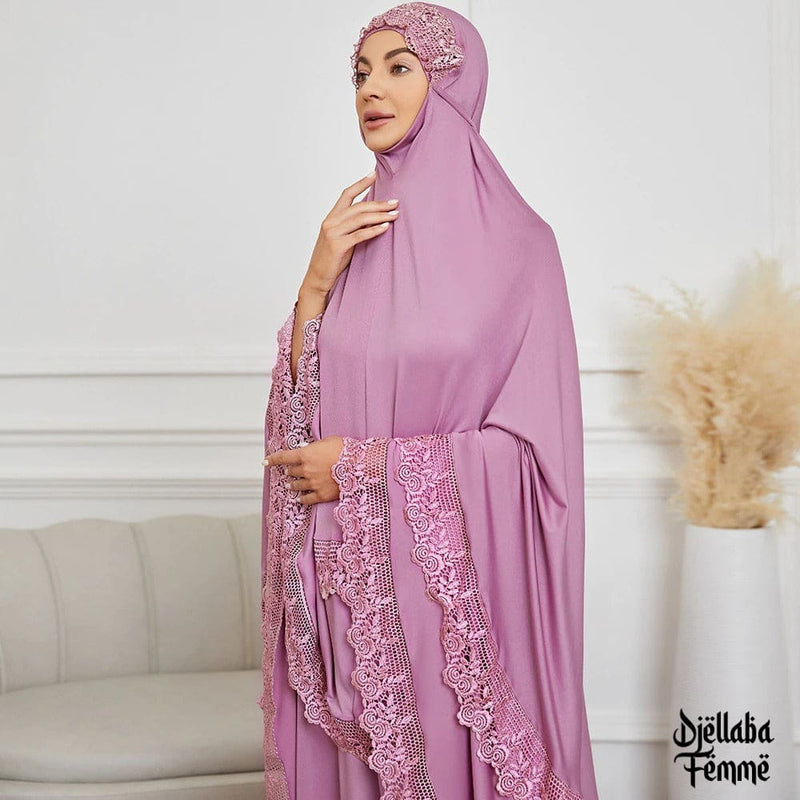 Femme hijab djellaba