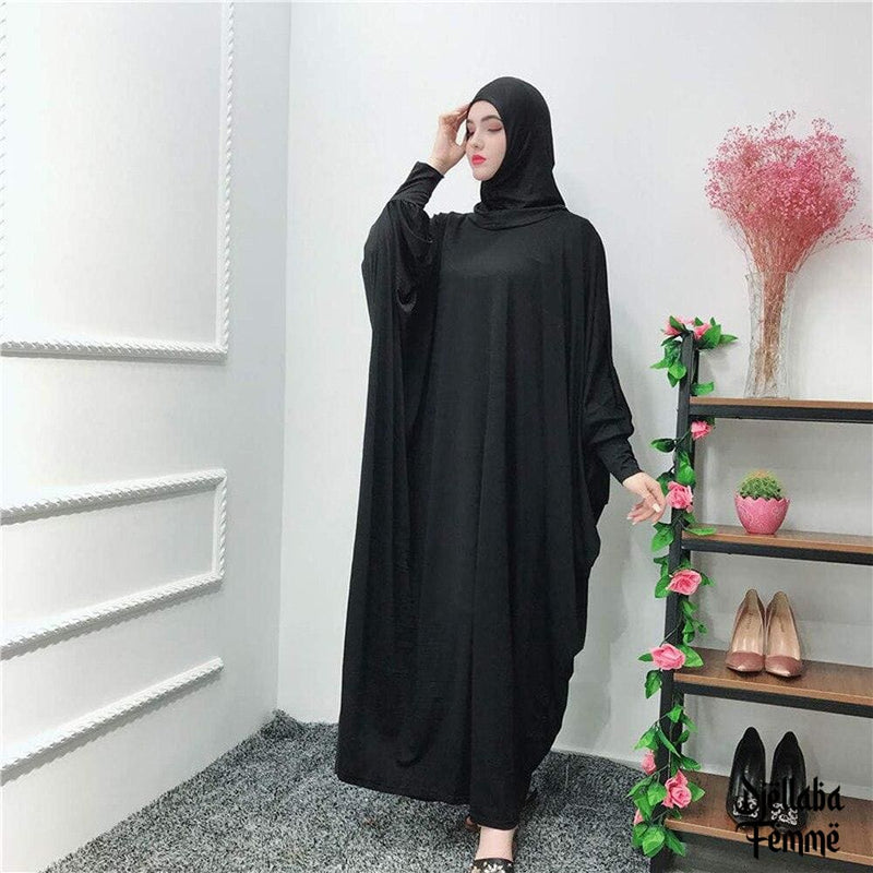 Femme hijab djellaba noire